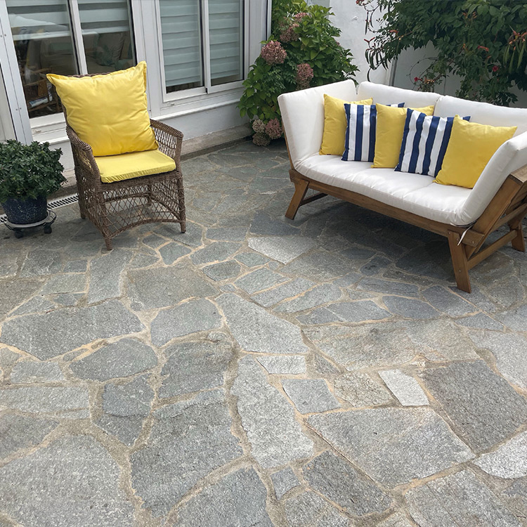 Terrasse pierre naturelle